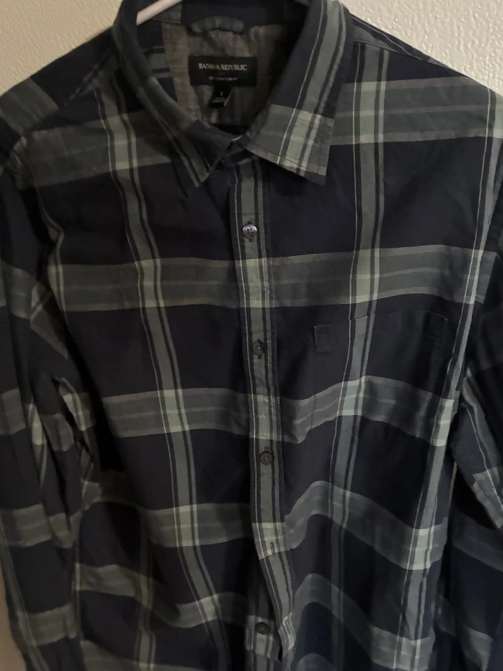 Banana Republic Men's Navy & Gray Plaid Button-Down Shirt